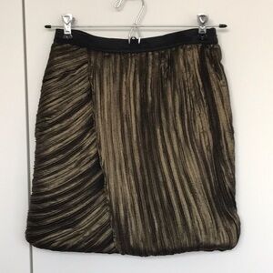 Gold textured mini skirt